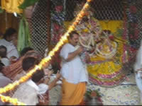 Radhashtami loot